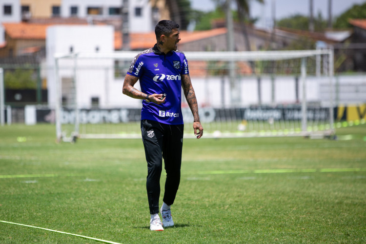 Lucho González tem missão de manter Vovô na elite