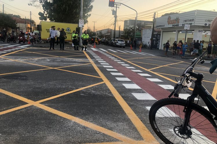  NOVA CICLOFAIXA fica no bairro 
Jóquei Clube