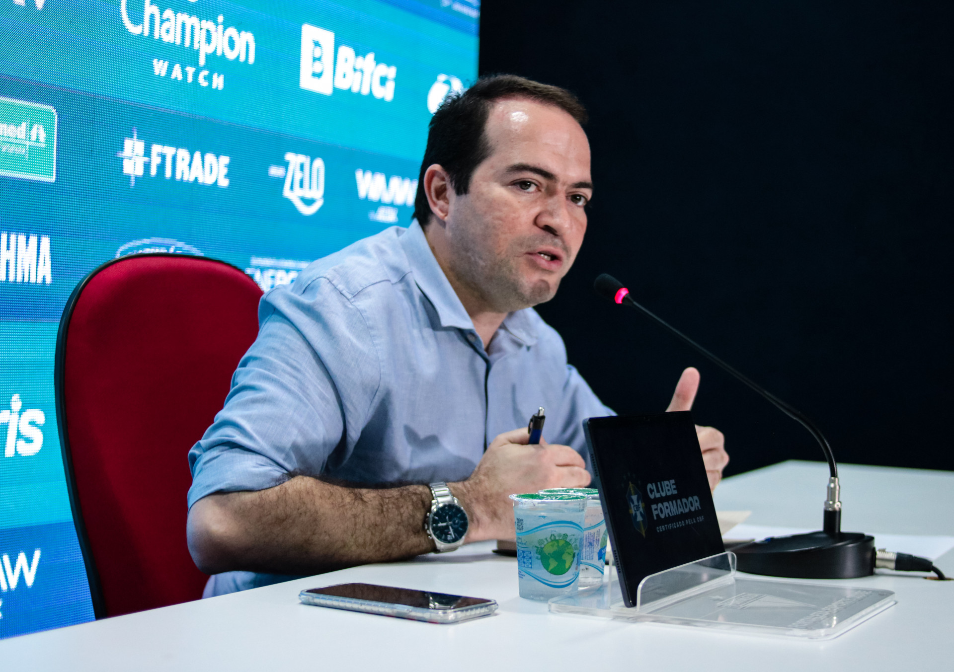 Mandatário tricolor se posicionou sobre vários temas (Foto: Mateus Lotif / Fortaleza EC)