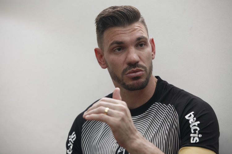 Goleiro João Ricardo, do Ceará, durante entrevista exclusiva para o Esportes O POVO