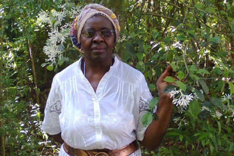 Mãe de santo de 81 anos, Iyagunã Dalzira defende tese de doutorado na UFPR