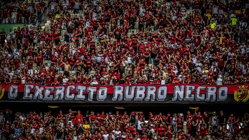 Torcida rubro-negra em jogo no Castelão