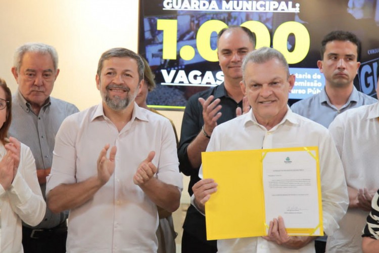 Prefeito José Sarto autorizou realização de concurso público para 15 secretarias e autarquias municipais