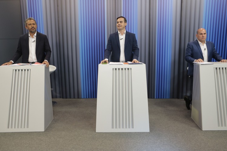 Elmano Freitas, Capitão Wagner e Roberto Cláudio durante debate na TV Verdes Mares 