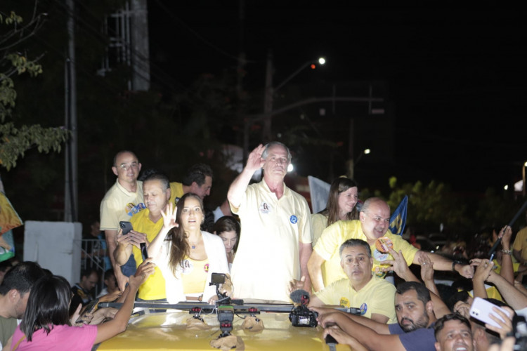 Ciro ao lado de Roberto Cláudio e aliados durante carreata em Sobral nesta sexta-feira, 30 de setembro 