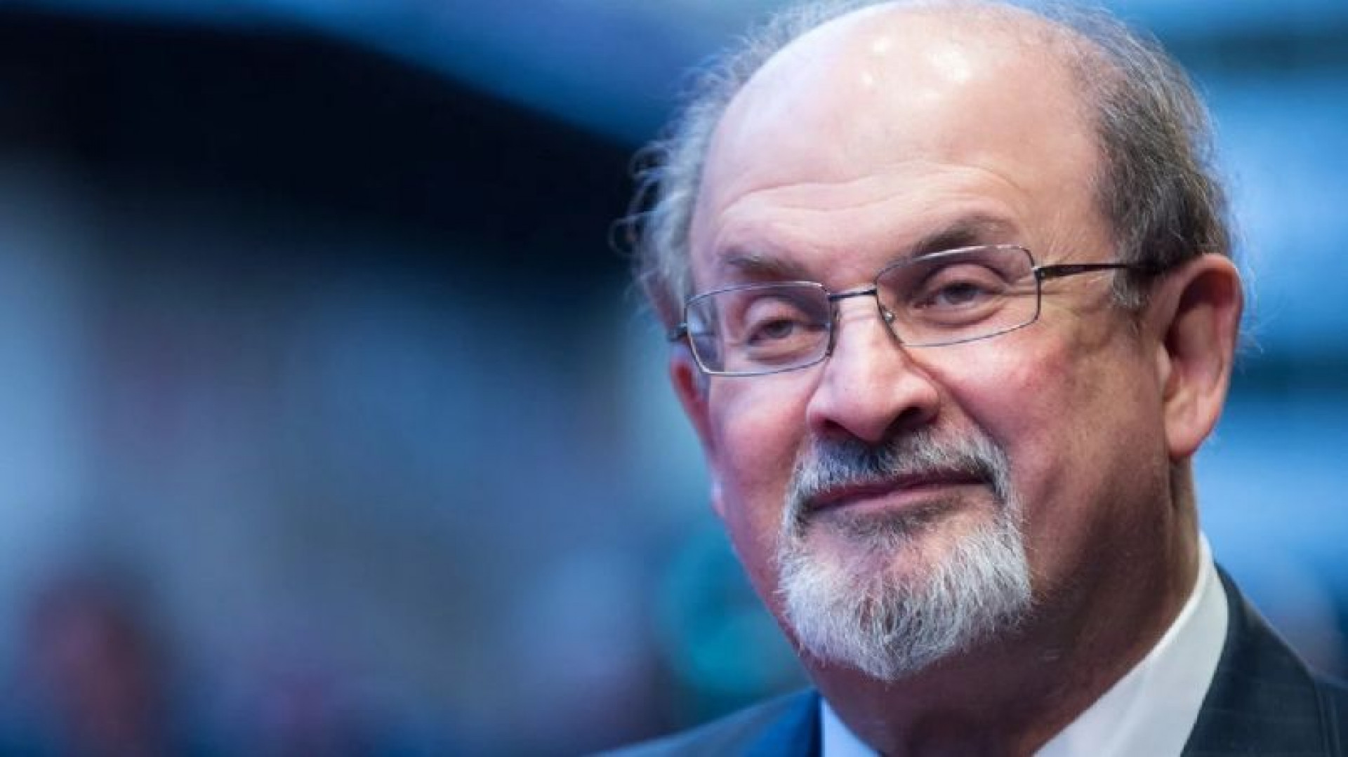 Salman Rushdie é autor do romance 