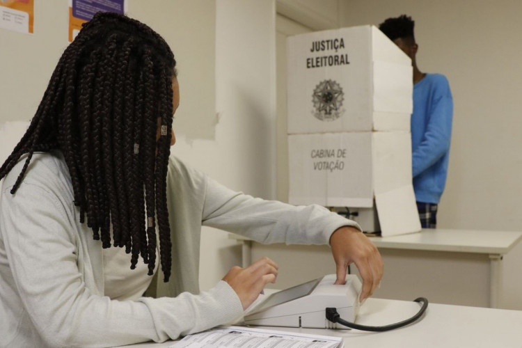 Confira o que eleitor precisa saber para ir às urnas neste domingo