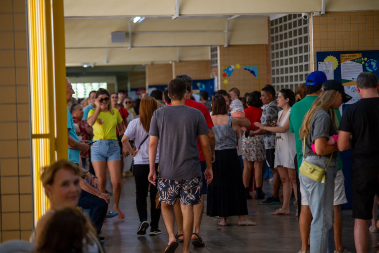 Votação no Colégio Ari de Sá, em Fortaleza