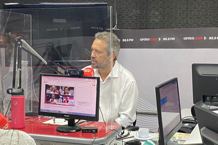 Elmano Freitas em entrevista para a rádio CBN