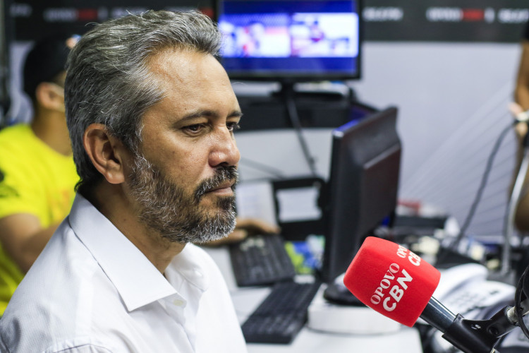 Elmano de Freitas, governador eleito do Ceará, durante entrevista às rádios O POVO CBN e CBN Cariri.