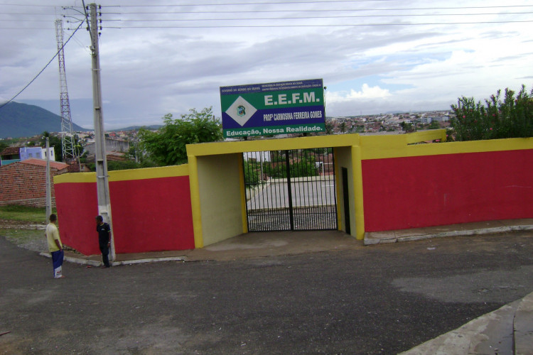 Escola de Ensino Fundamental e Médio Carmosina Ferreira Gomes, em Sobral