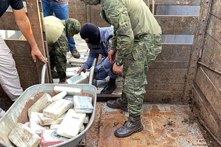 Ministério da Justiça e Segurança Pública registra apreensão recorde de cocaína em Mato Grosso

O confisco de mais de 1 tonelada foi realizado pela Polícia Militar do estado e pela Polícia Federal, por meio do programa VIGIA