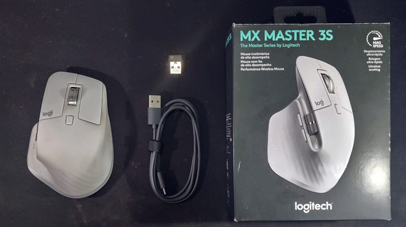 Caixa do Logitech MX Master 3S tem mouse, receptor sem fio Bolt e cabo USB-C para recarga