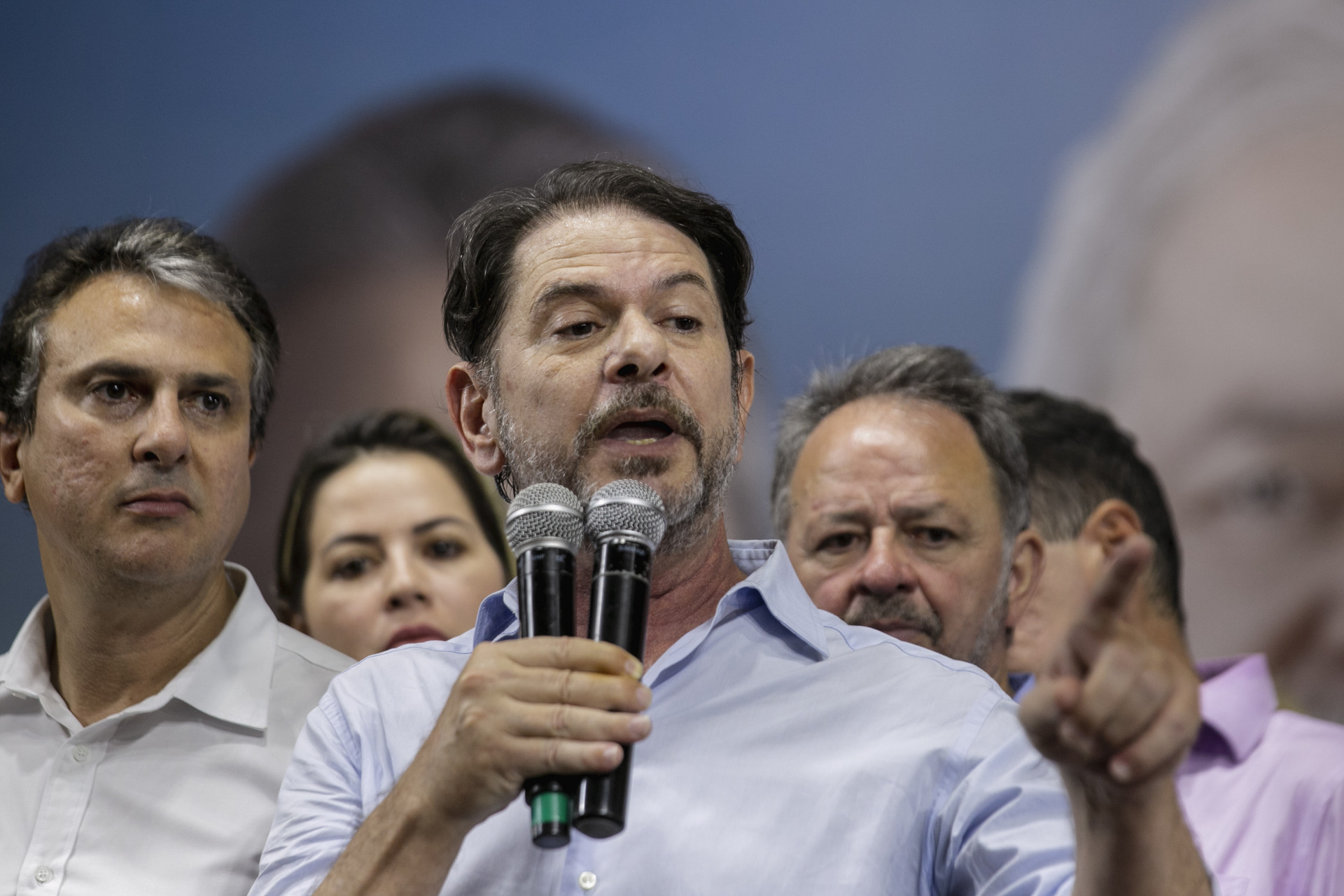 FORTALEZA, CE, BRASIL, 10.10.2022: Elmano / Camilo / Cid / Jade Romero / Izolda Cela, fazem evento para apoio o Lula em campanha para o dia 30 de outubro na eleição. (Foto: Aurelio Alves/O POVO) (Foto: AURÉLIO ALVES)