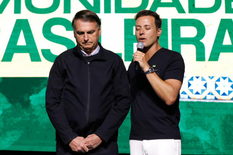 O cantor gospel André Valadão e o presidente Jair Bolsonaro 