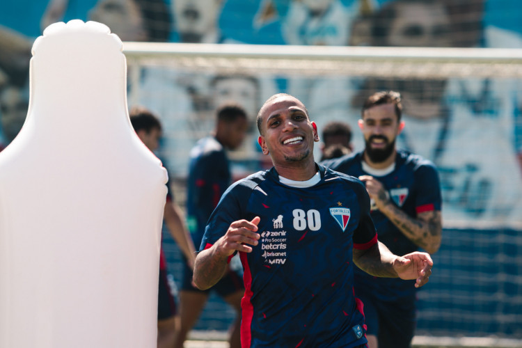 Meia Otero em treino do Fortaleza no Centro de Excelência Alcides Santos, no Pici