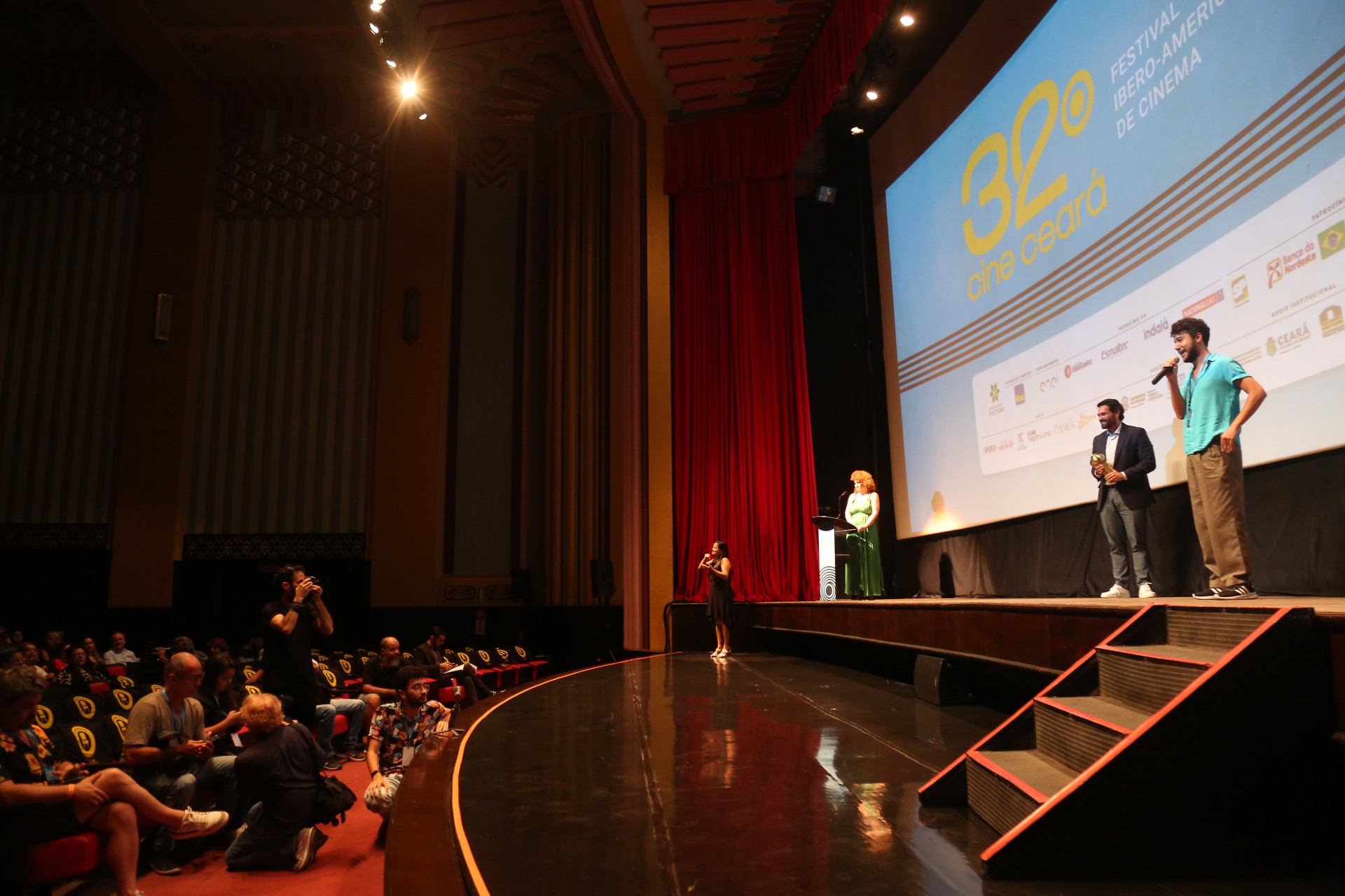 Prêmio paralelo do Cine Ceará, o Troféu Samburá é entregue anualmente pelo Vida&Arte e pelo O POVO desde 2017 no evento (Foto: João Filho)