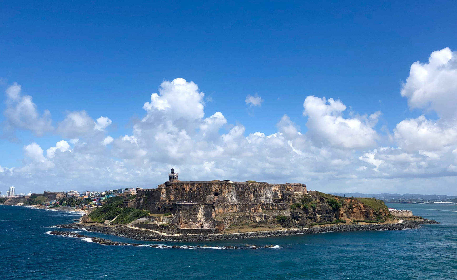 O destino de produtos tipicamente cearenses é cercado por praias, condomínios inovadores e grandes centros comerciais (Foto: Stephanie Klepacki/Unsplash)