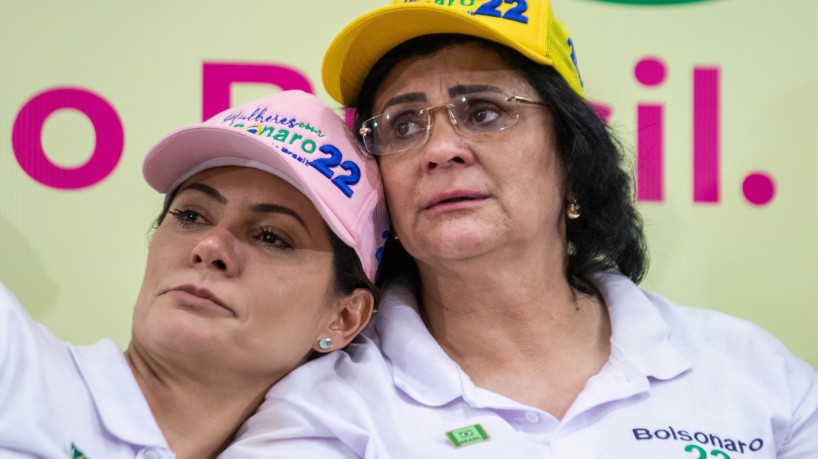 Michelle Bolsonaro e a senadora Damares Alves, nas eleições de 2022