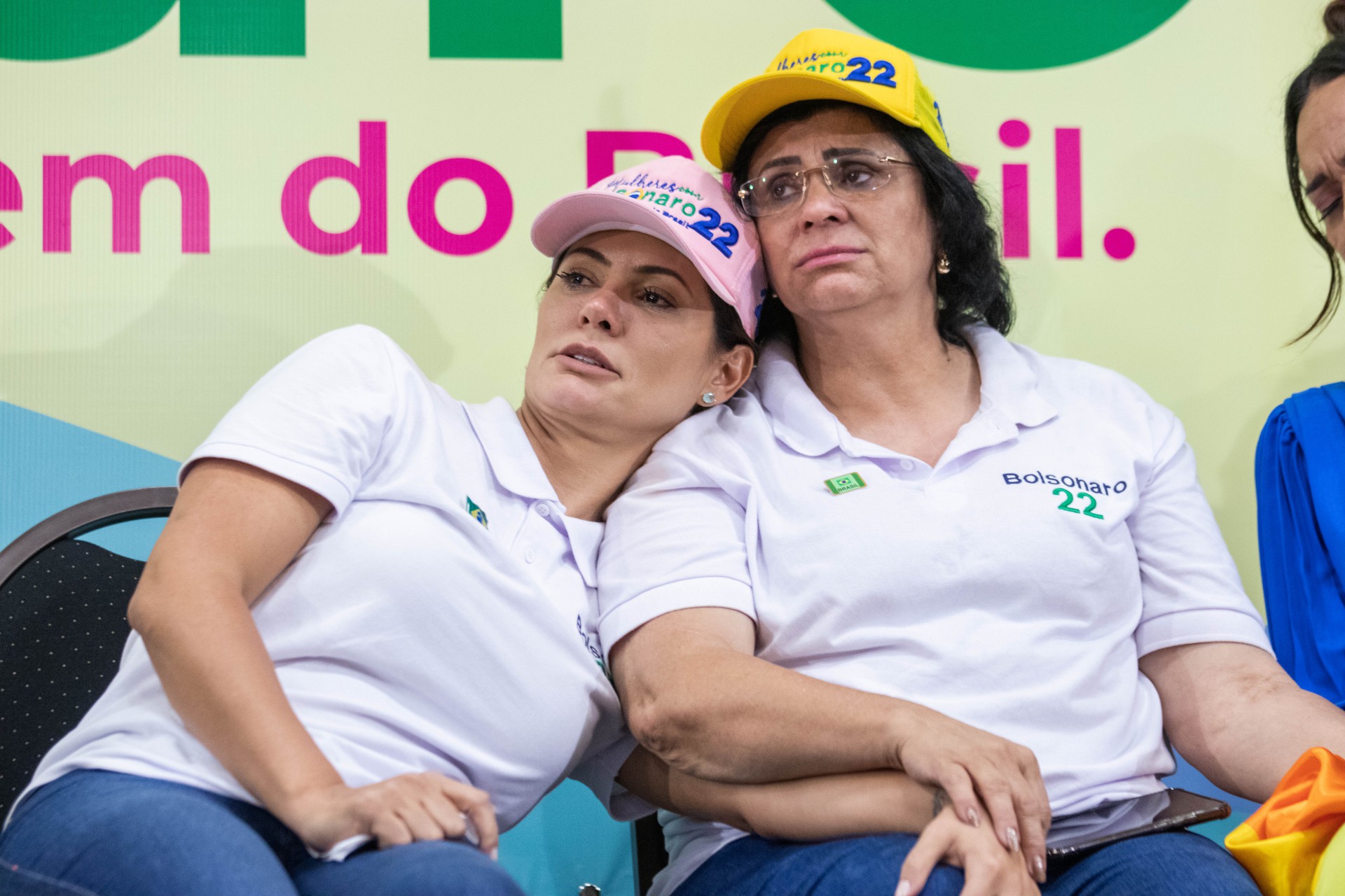Damares, apoiada por Michelle, vence candidata de Bolsonaro