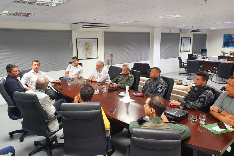 Reunião aconteceu no Castelão na manhã desta segunda-feira, 17