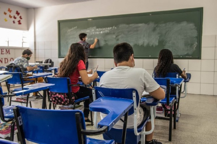 Escolas municipais de Juazeiro do Norte iniciam matrículas de alunos para ano letivo de 2023