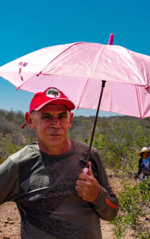 Ailton Brasil, organizador da viagem que leva romeiros de Quixeramobim a Canudos desde 2016 (Foto: Avelino)