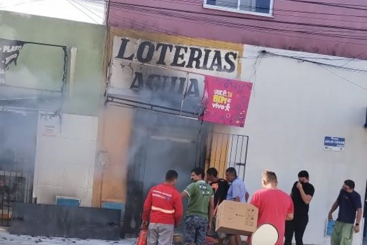 Estabelecimento após incêndio criminoso no bairro Jardim América 