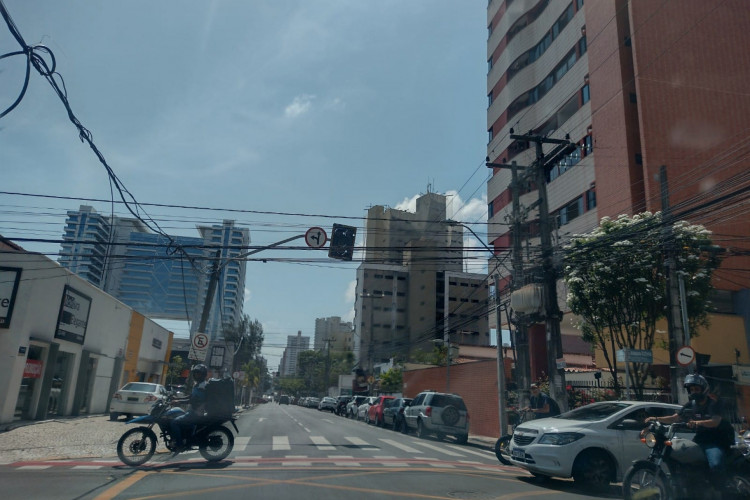 Semáforo sem funcionar na rua Torres Câmara