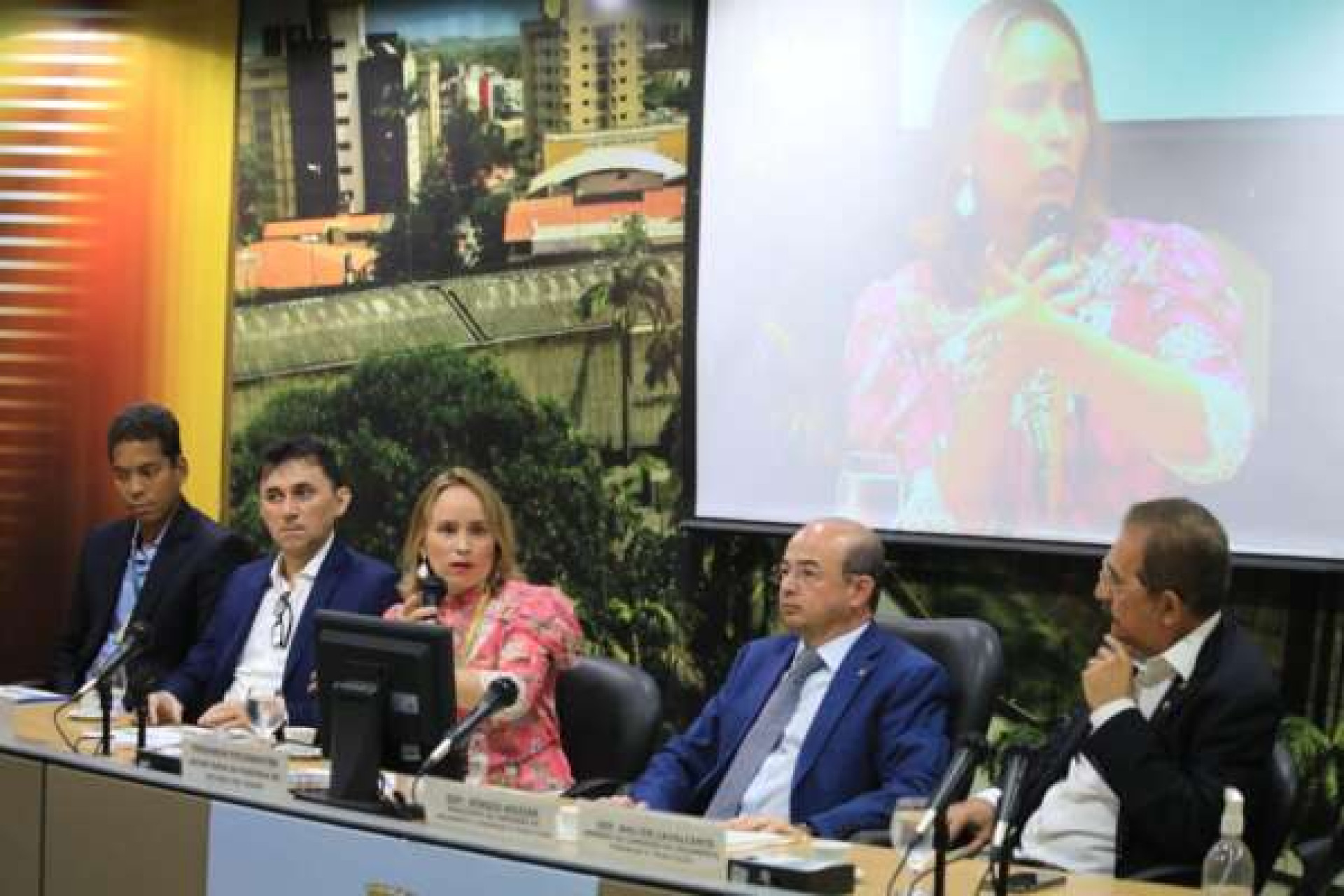 Titular da Sefaz, Fernanda Pacobahyba, reclama da postura do governo federal na discussão sobre a reposição aos estados das perdas com ICMS. (Foto: Divulgação/ Governo do Estado)