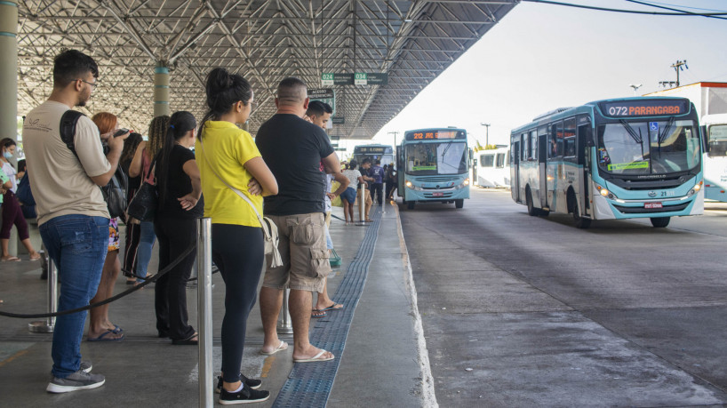 Meia passagem de R$ 1,50 nos ônibus de Fortaleza começou a valer nesta quinta-feira, 9