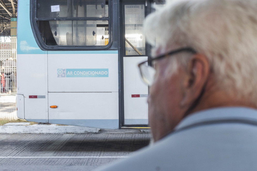 EMTU reforça frota dos ônibus antes do jogo do Brasil - Jornal de