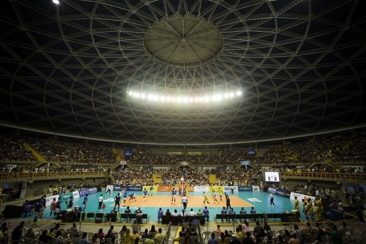 BRASIL, CEARÁ, FORTALEZA, 21.10.2022: Cuca x Cruzeiro, Super Liga de vôlei, partida que aconteceu no Ginásio Paulo Sarasate. (Foto: Aurelio Alves/ O POVO)