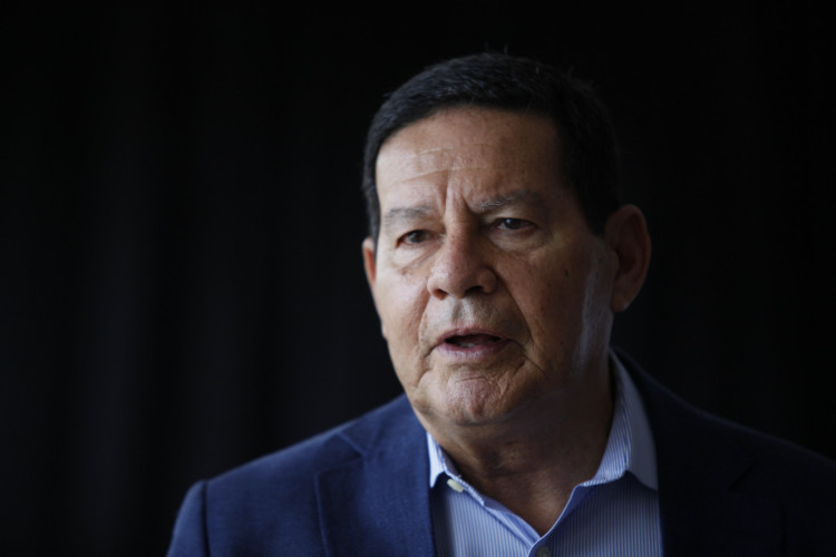 Vice-presidente Hamilton Mourão durante visita ao Ceará.