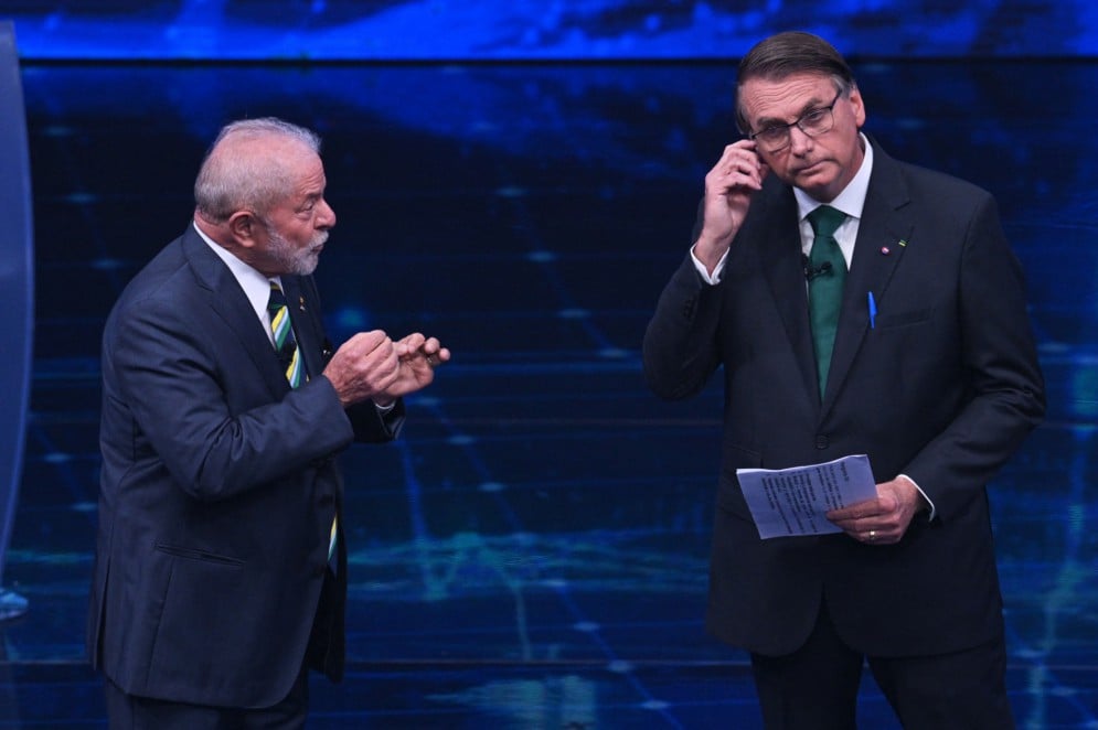 Lula e Bolsonaro em debate nas eleições de 2022(Foto: NELSON ALMEIDA / AFP)