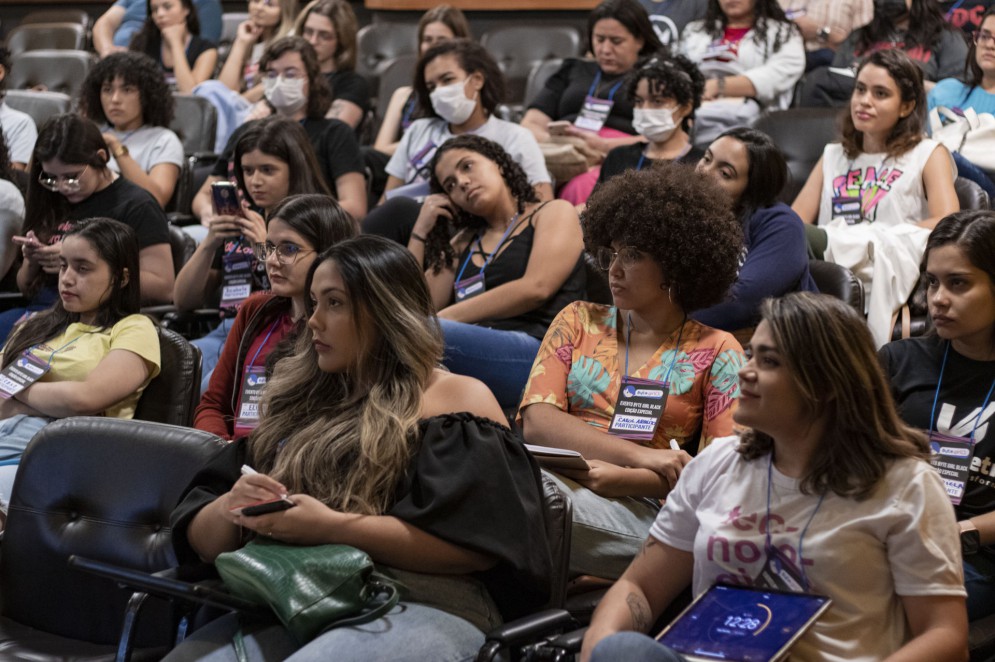 Valorização da força de trabalho feminina, Carol Kossling