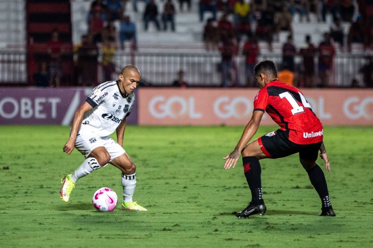 Ceará perde para o Atlético-GO fora de casa pelo Brasileirão. 