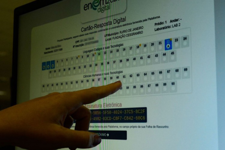 O Enem Digital é uma nova modalidade da prova já aplicada de forma impressa em todo o Brasil