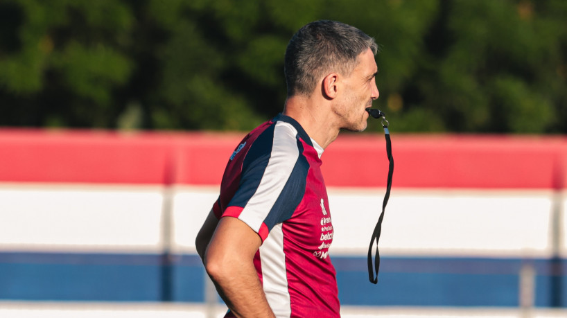 Técnico Juan Pablo Vojvoda em treino do Fortaleza no Centro de Excelência Alcides Santos, no Pici