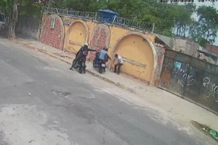 Imagens de circuito interno de segurança flagraram a ação no bairro Parangaba 