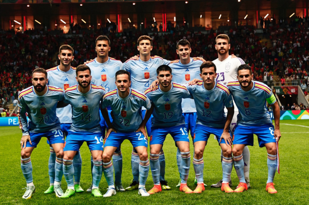 Decisão tensa entre Holanda e Espanha durante Copa do Mundo da