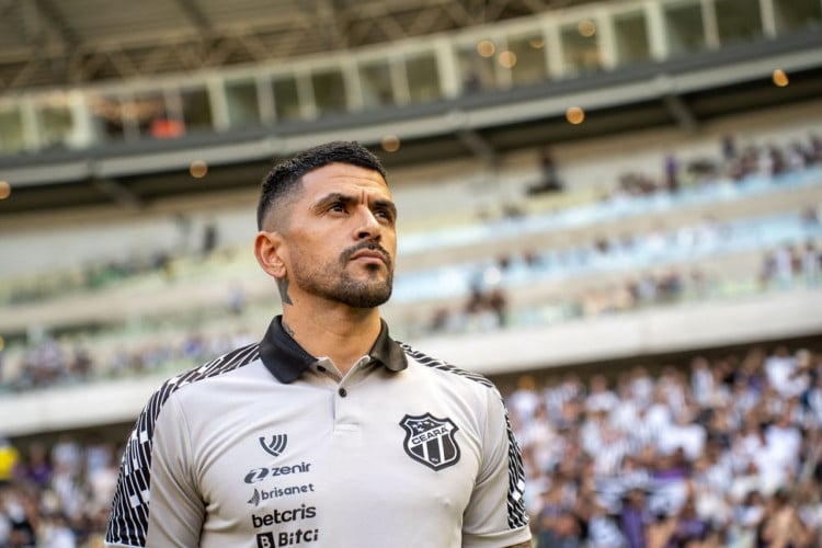 Ceará anuncia a saída do técnico argentino Lucho González