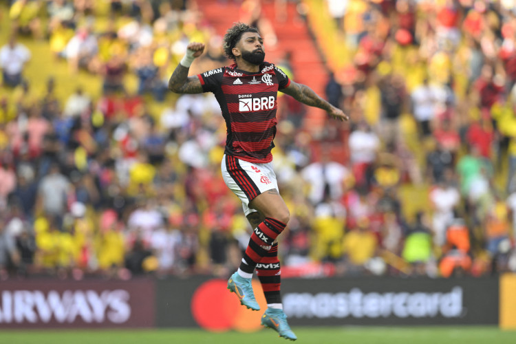 Atacante Gabigol comemora gol no jogo Flamengo x Athletico-PR, no estádio Monumental de Guayaquil, pela final da Copa Libertadores 2022