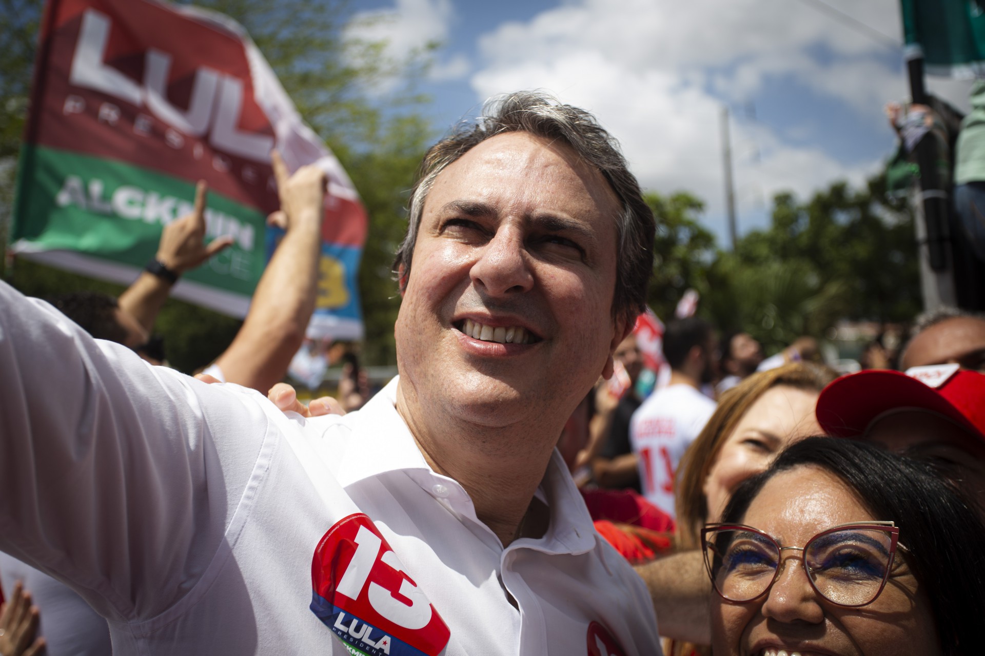 BRASIL, CEARÁ, FORTALEZA, 29.10.2022: Carreata Lula, com a presença de Camilo Santana / Elmano Freitas / Evandro Leitão e vários apoiadores, com saída do Bairro José Walter passando por vários bairros de Fortaleza. (Foto: Aurelio Alves/ O POVO)(Foto: AURÉLIO ALVES)