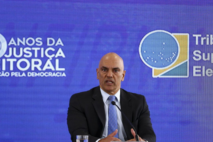 O presidente do Tribunal Superior Eleitoral, Alexandre de Moraes, durante coletiva de imprensa no Centro de Divulgação das Eleições.