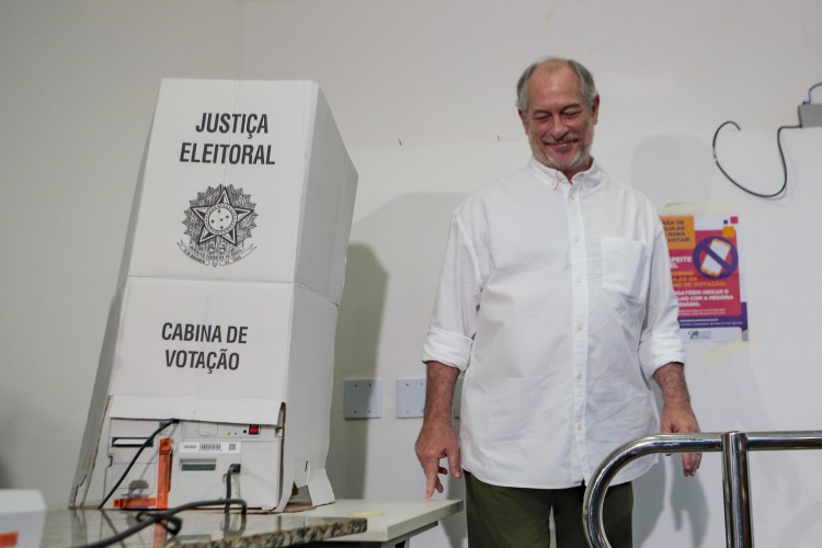 Fortaleza, Ce, BR 30.10.22 Eleições 2022 Votação do Ciro Gomes e esposa na Secretaria de Saude do Estado(Fco Fontenele/O POVO)