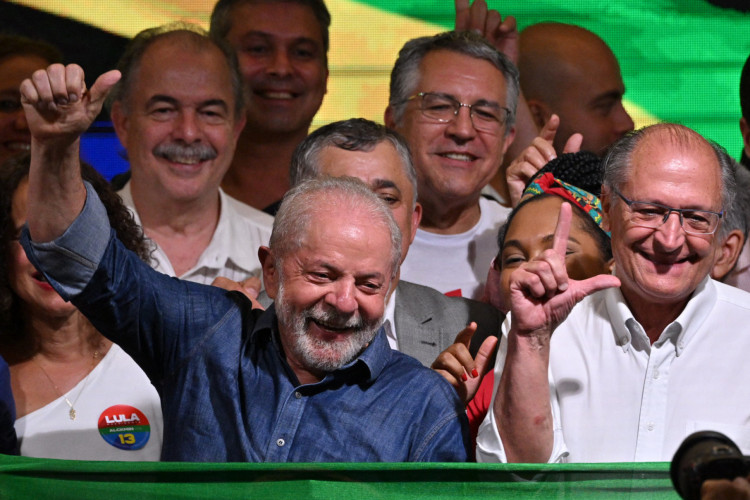 Lula durante discurso após vitória nas eleições