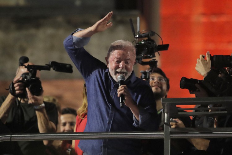 Lula (PT), presidente eleito do Brasil, em discurso na Avenida Paulista