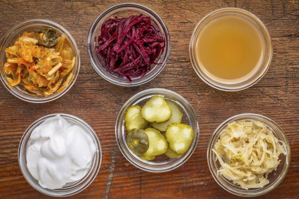 Kimchi, beterraba, iogurte, chucrute e picles são alimentos conhecidos por suas propriedades probióticas(Foto: Reprodução/iStock)
