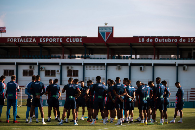 Jogadores em treino do Fortaleza no Centro de Excelência Alcides Santos, no Pici